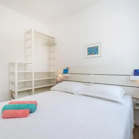Apartment Bari - 140 M From Beach
