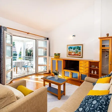 Apartment Bari - 140 M From Beach *