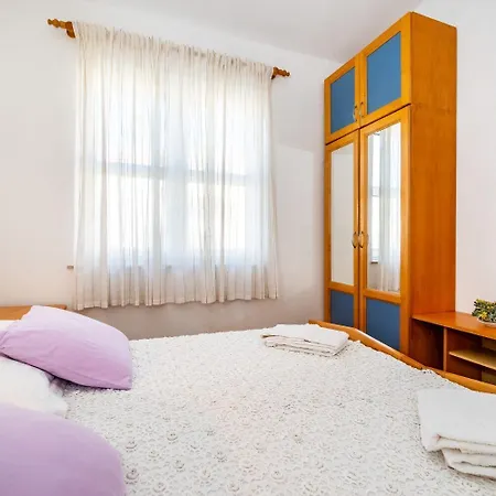 Bari - 140 M From Beach Apartment Mandre