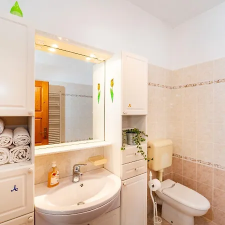 Bari - 140 M From Beach Apartment *