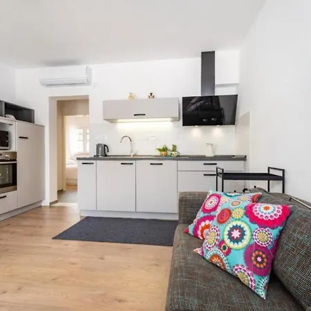 Apartment Bari - 140 M From Beach