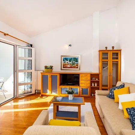Bari - 140 M From Beach Apartment *