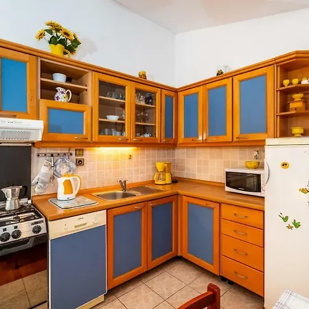 Bari - 140 M From Beach Apartment *