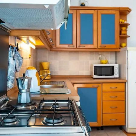 Bari - 140 M From Beach Apartment Mandre